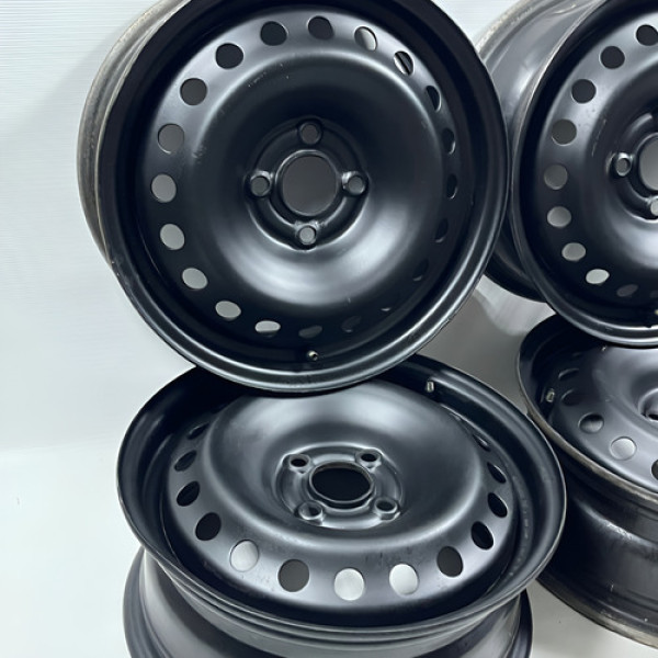 Roda Chevrolet Black Astra Agile Montana Prisma Onix 15\'\' Preto Roda Chevrolet Black Astra Agile Montana Prisma Onix 15\'\' Preto